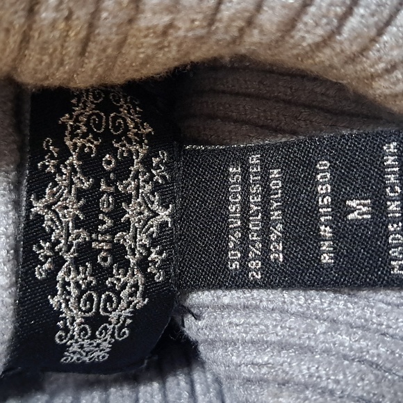 Oliver. O Gray Bat Wing Oversized Cropped Turtleneck Sweater. Size Medium NWT - Picture 6 of 9